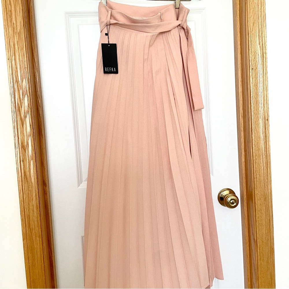 Pleated pink maxi skirt